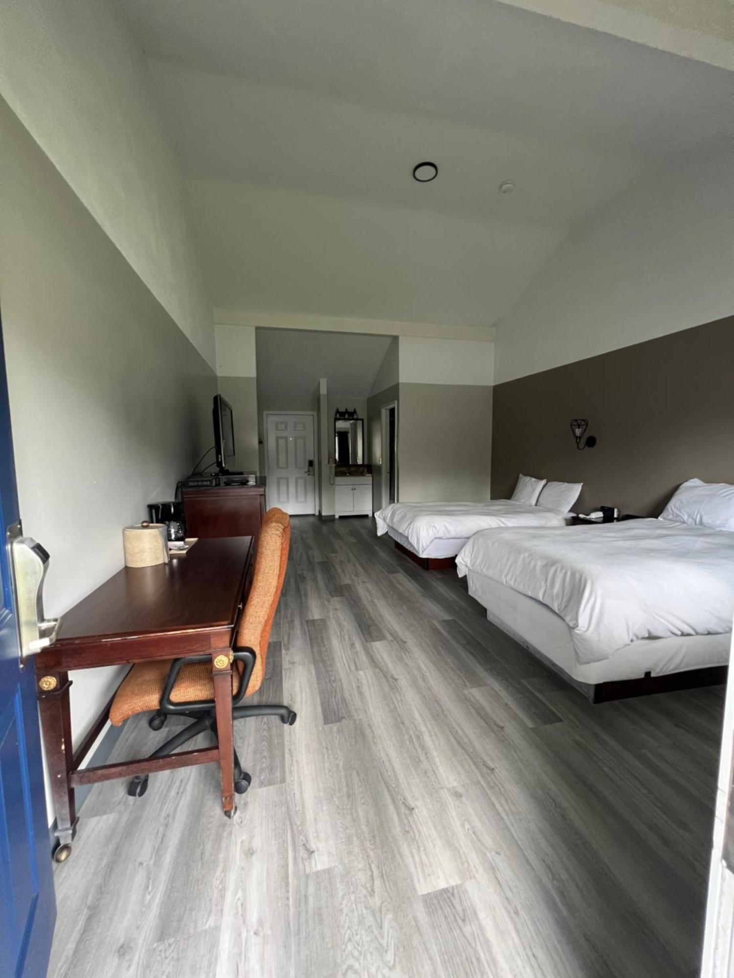 Captain'S Lodge Motel Глостер Экстерьер фото
